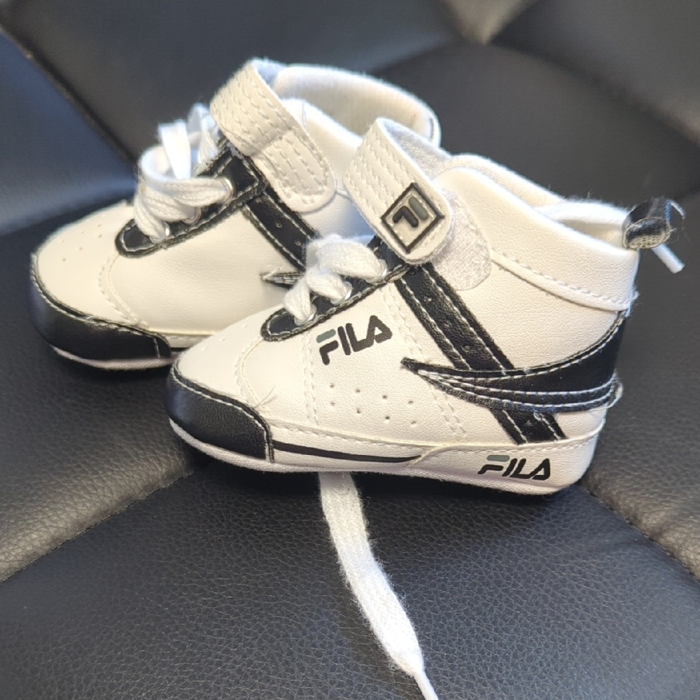 Fila Infant Sneakers in White and Black